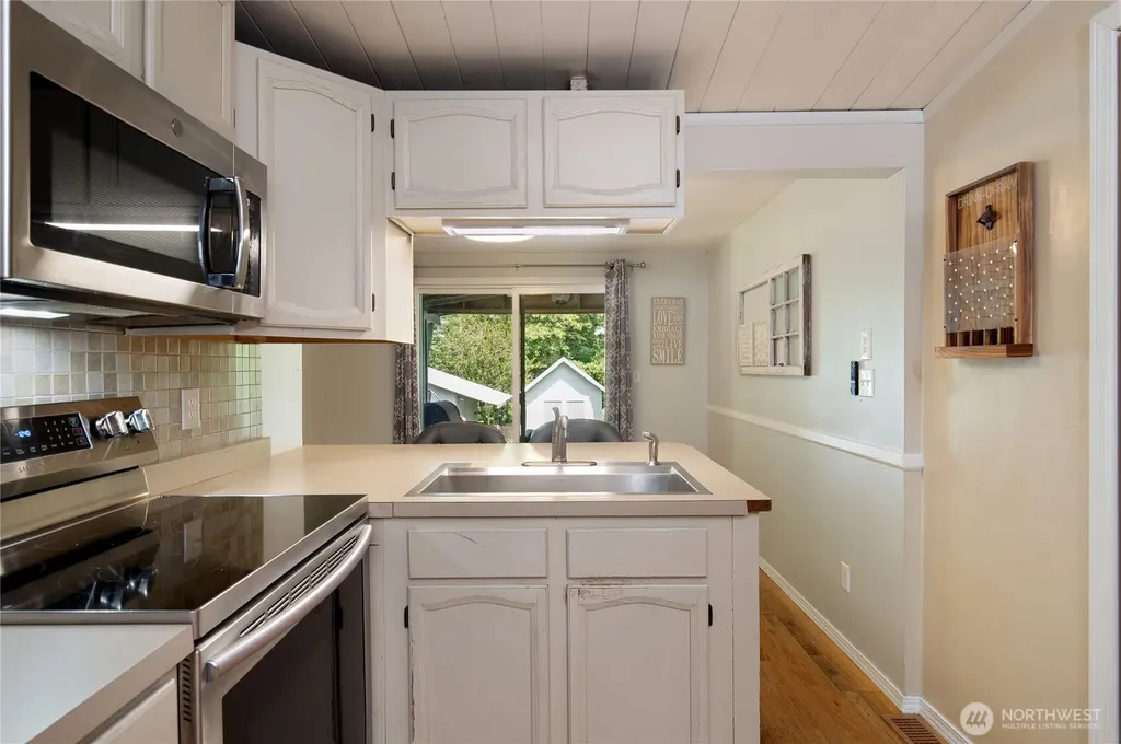 4039 SE Harriet Street Port Orchard WA 98366