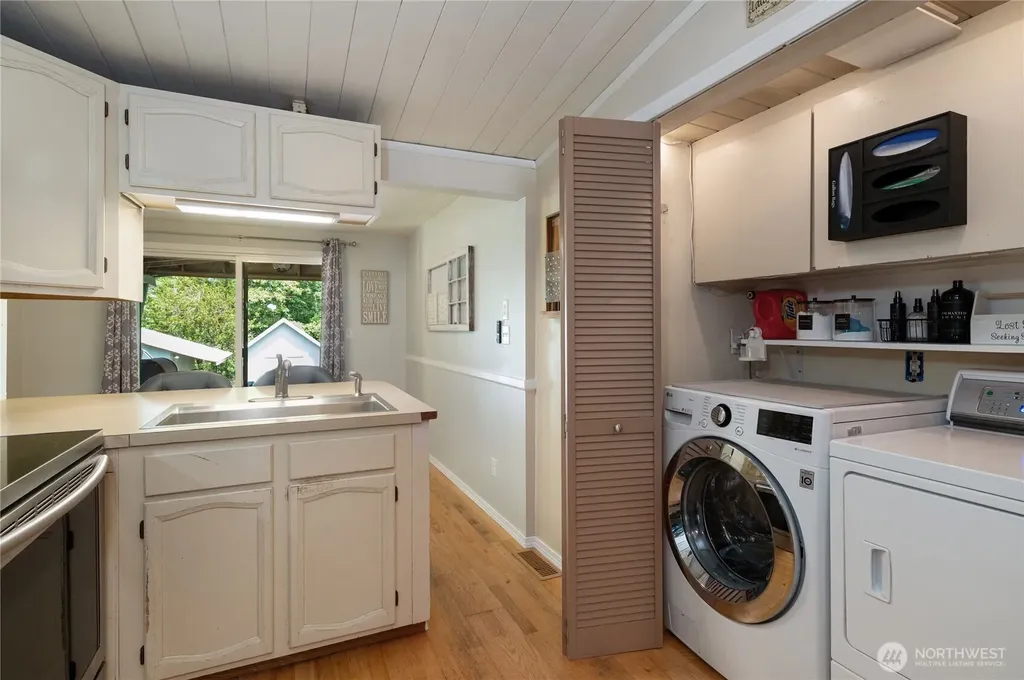 4039 SE Harriet Street Port Orchard WA 98366