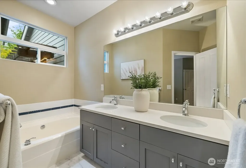 469 243rd Place SE Sammamish WA 98074