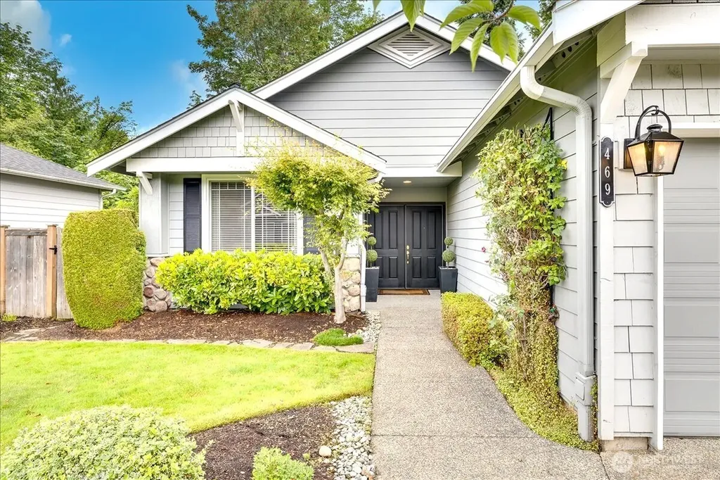469 243rd Place SE Sammamish WA 98074