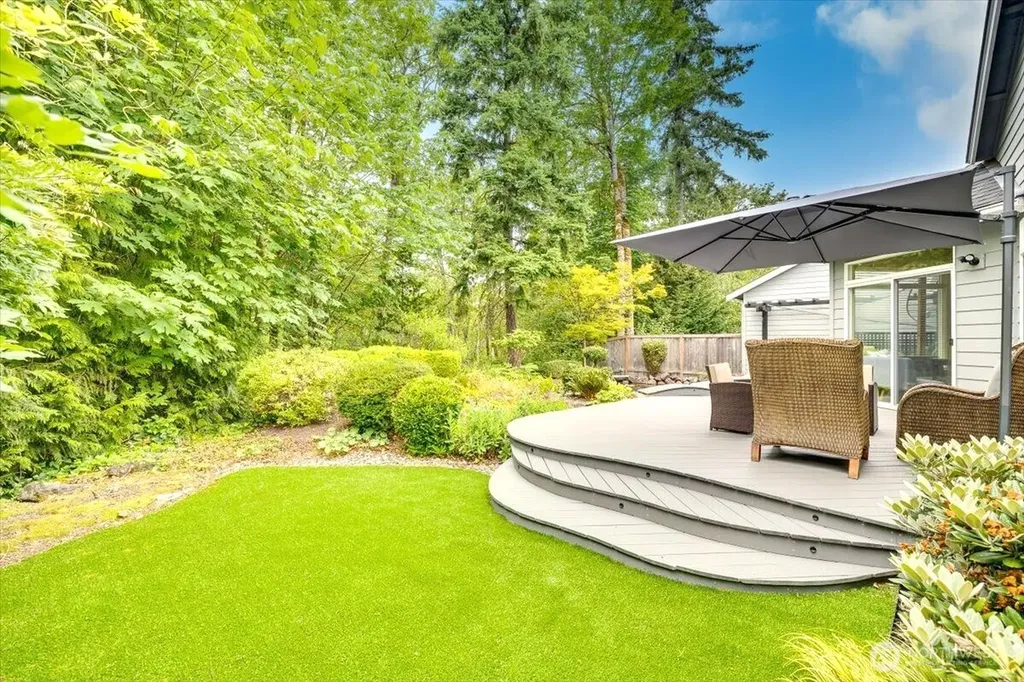 469 243rd Place SE Sammamish WA 98074