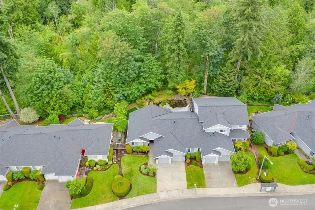 469 243rd Place SE Sammamish WA 98074