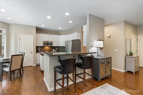 469 243rd Place SE Sammamish WA 98074