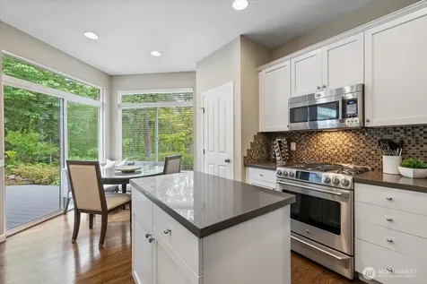 469 243rd Place SE Sammamish WA 98074
