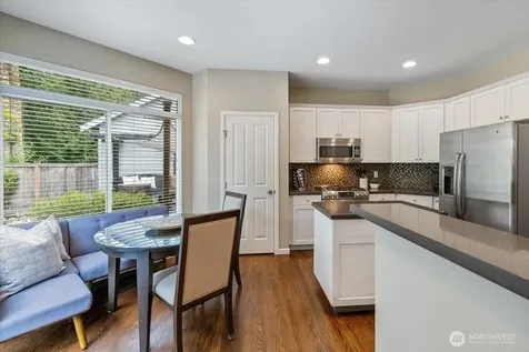 469 243rd Place SE Sammamish WA 98074