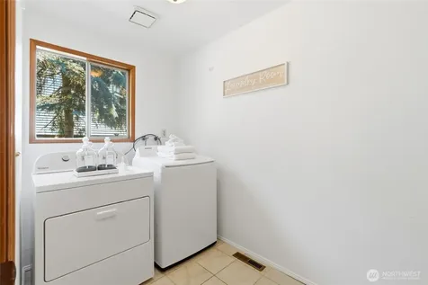 11822 37th Drive SE Everett WA 98208
