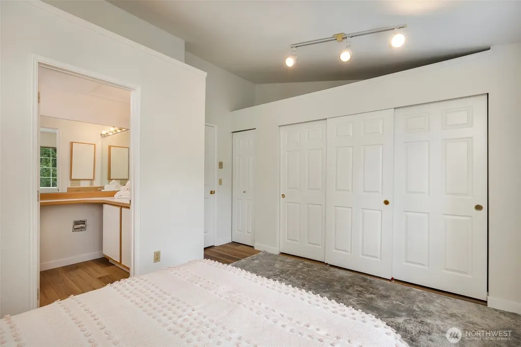 604 122nd Avenue NE Bellevue WA 98005