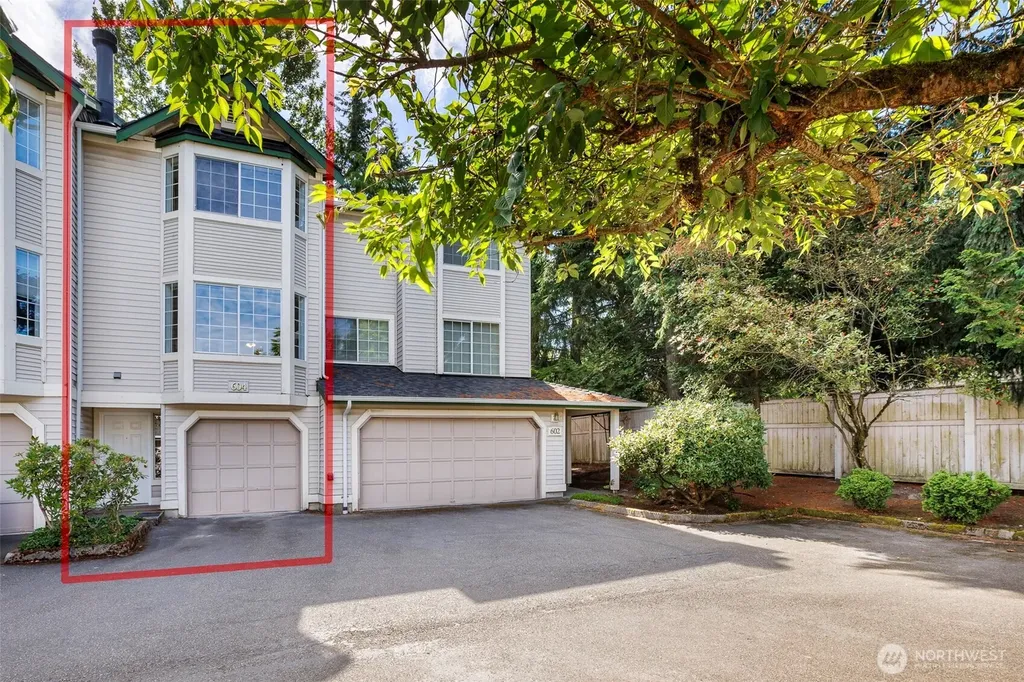 604 122nd Avenue NE Bellevue WA 98005