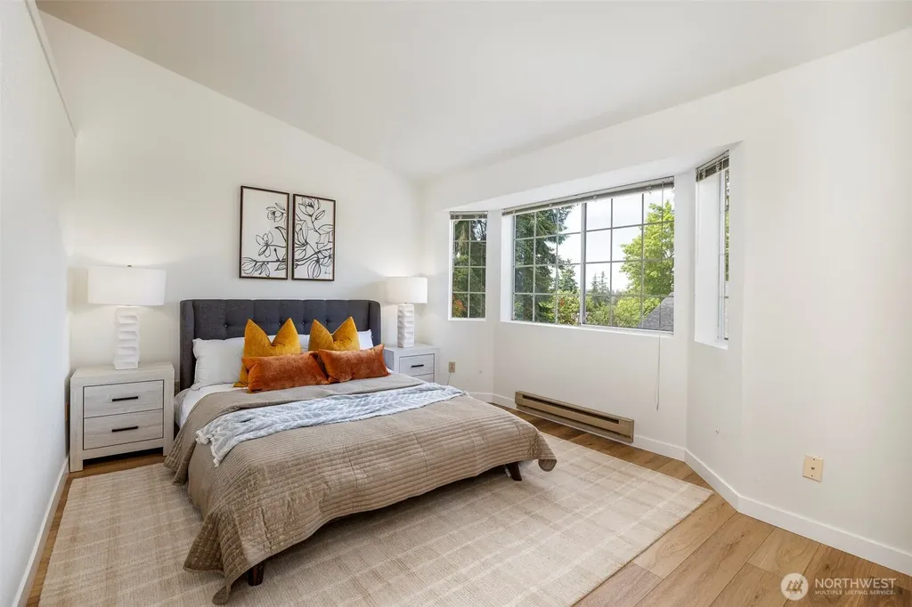 604 122nd Avenue NE Bellevue WA 98005