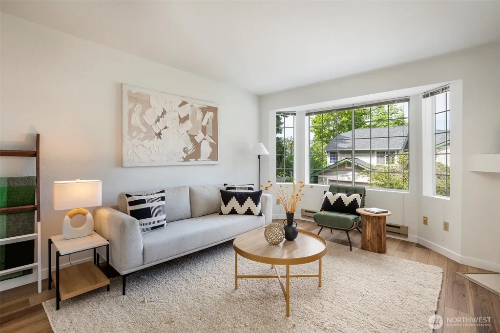 604 122nd Avenue NE Bellevue WA 98005