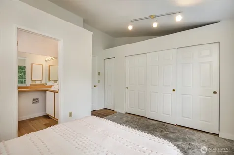 604 122nd Avenue NE Bellevue WA 98005