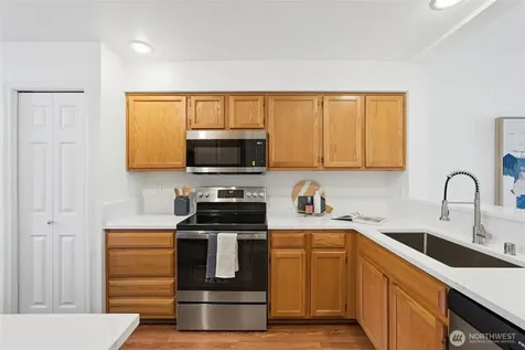 16714 Cobblestone Drive Lynnwood WA 98037