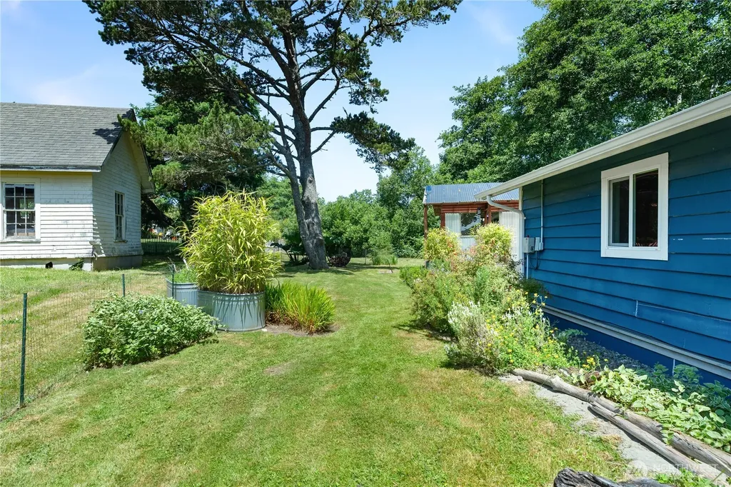 886 Cranberry Road Grayland WA 98547