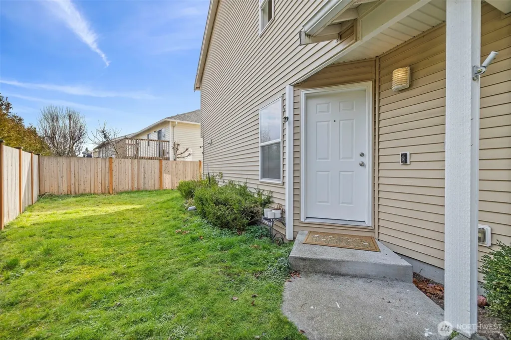 306 Poppy Road Bothell WA 98012