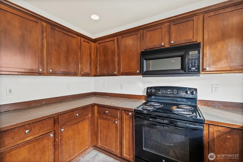 306 Poppy Road Bothell WA 98012