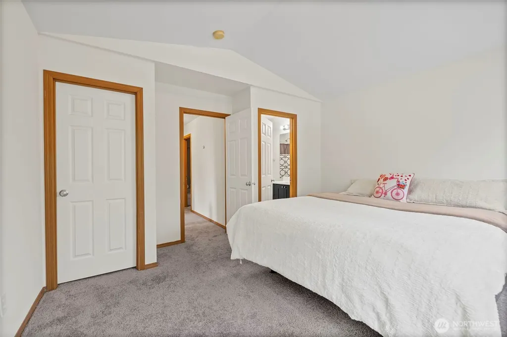 306 Poppy Road Bothell WA 98012