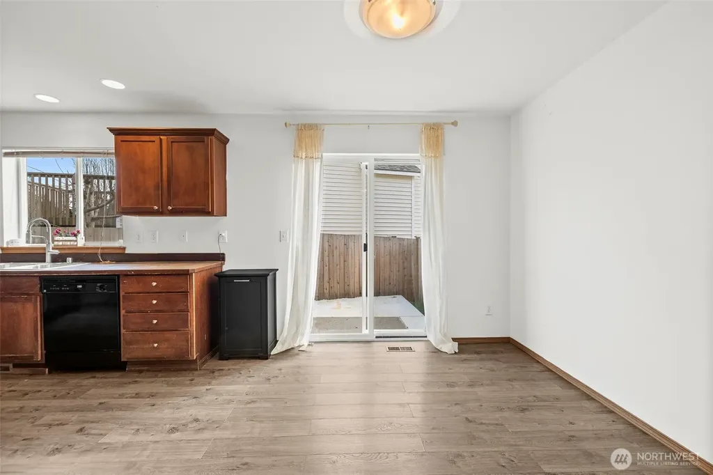 306 Poppy Road Bothell WA 98012