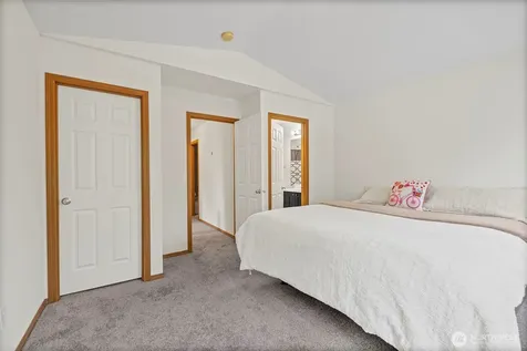 306 Poppy Road Bothell WA 98012