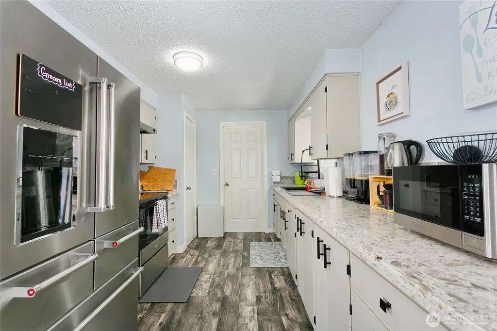 1759 S 43rd Street Tacoma WA 98418