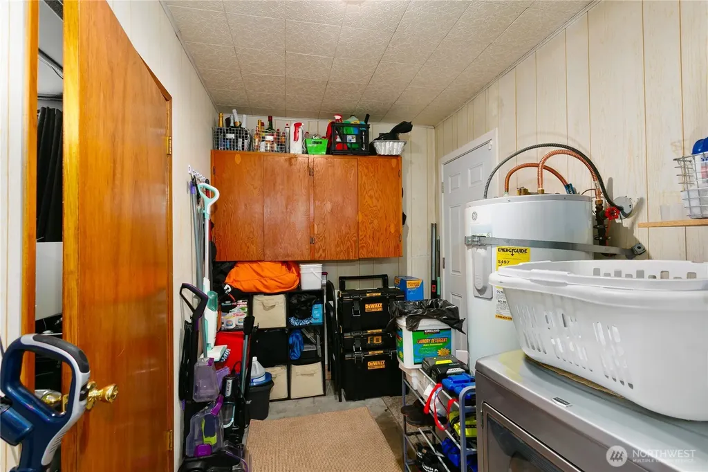 1759 S 43rd Street Tacoma WA 98418