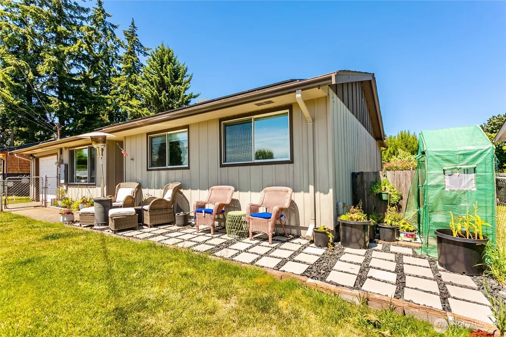 1759 S 43rd Street Tacoma WA 98418