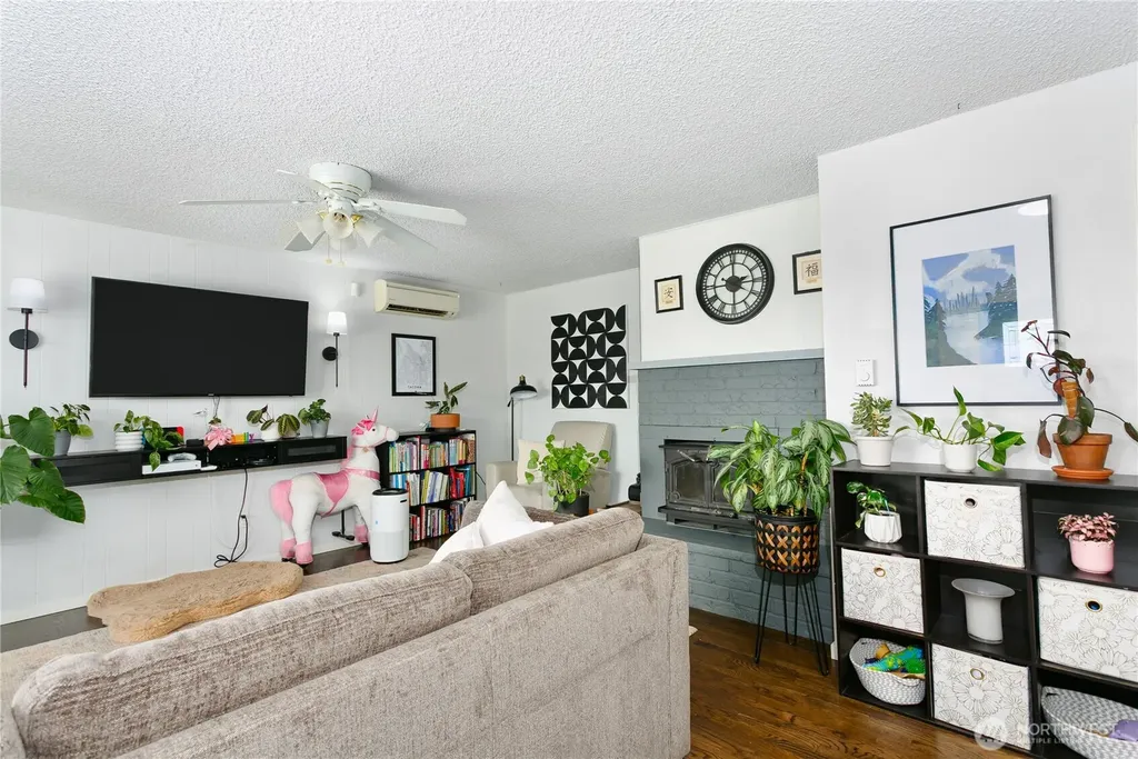 1759 S 43rd Street Tacoma WA 98418