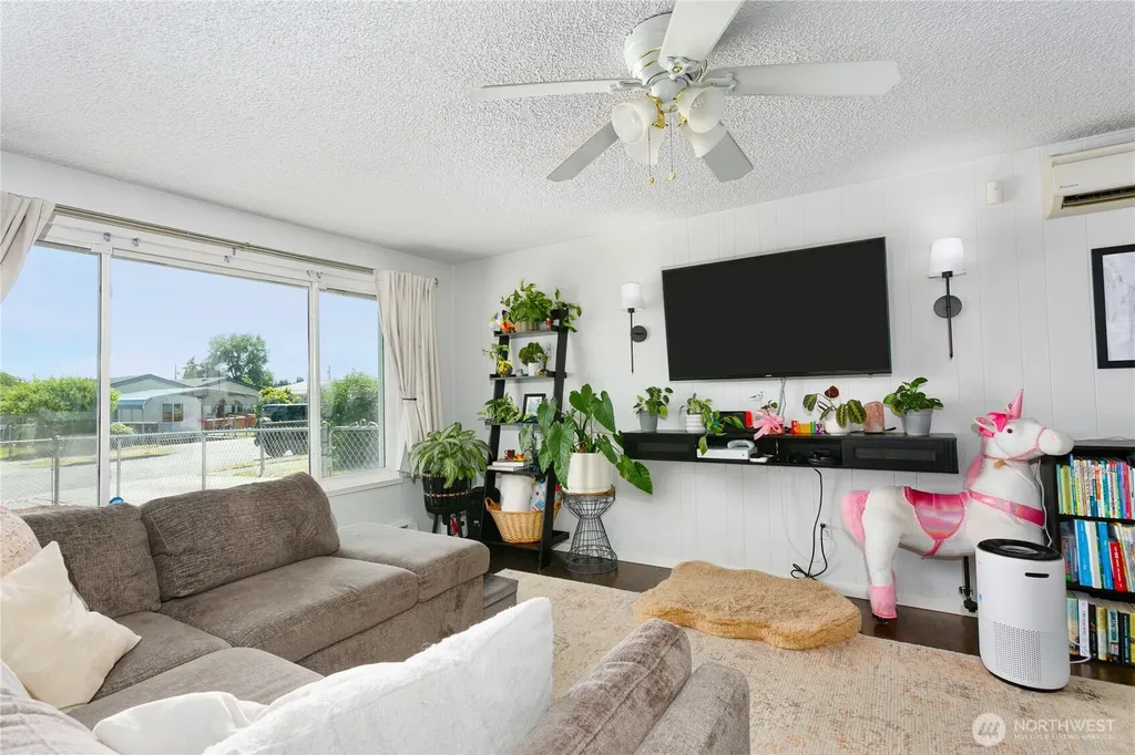 1759 S 43rd Street Tacoma WA 98418