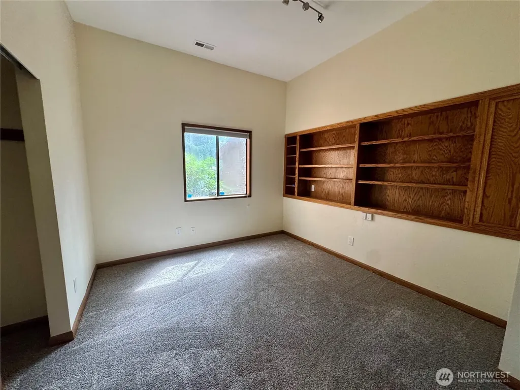 23909 123rd Street E Buckley WA 98321