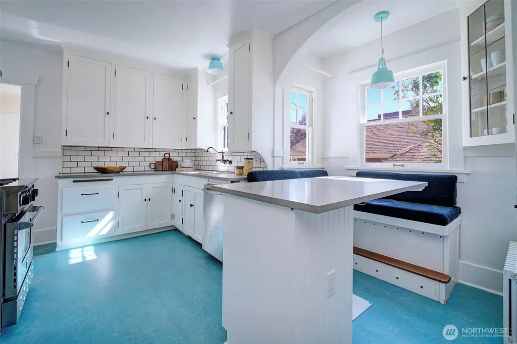 511 N 76th Street Seattle WA 98103