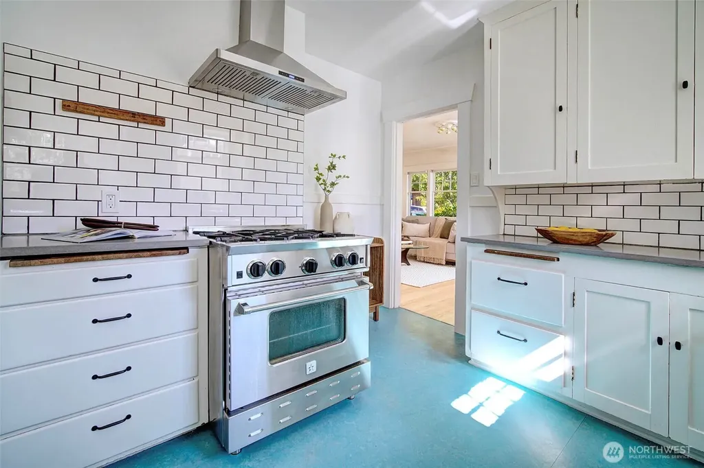 511 N 76th Street Seattle WA 98103