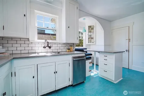 511 N 76th Street Seattle WA 98103