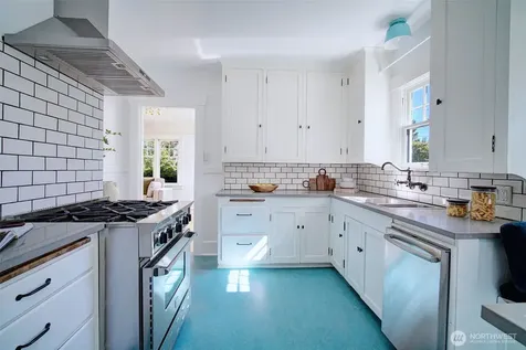 511 N 76th Street Seattle WA 98103
