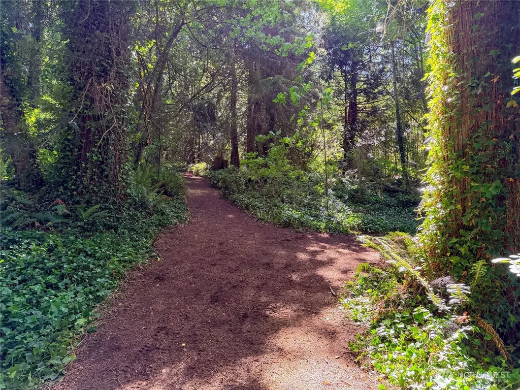 17180 Agate Street NE Bainbridge Island WA 98110