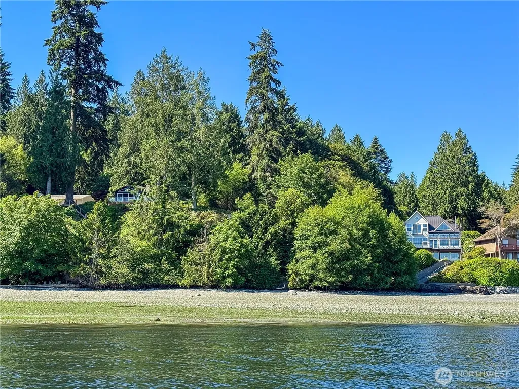 17180 Agate Street NE Bainbridge Island WA 98110