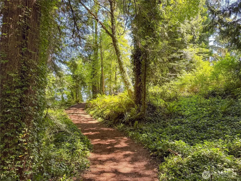 17180 Agate Street NE Bainbridge Island WA 98110