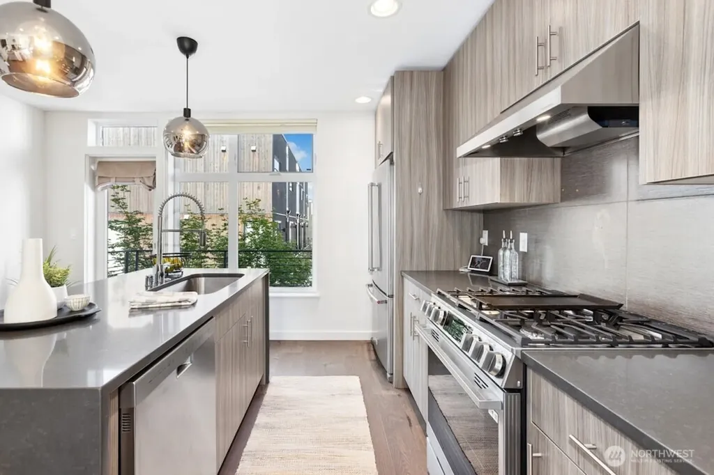 2233 Minor Avenue Seattle WA 98102