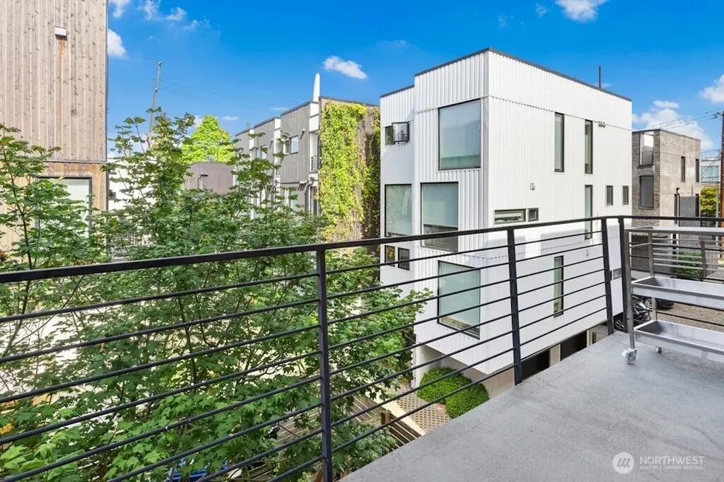2233 Minor Avenue Seattle WA 98102