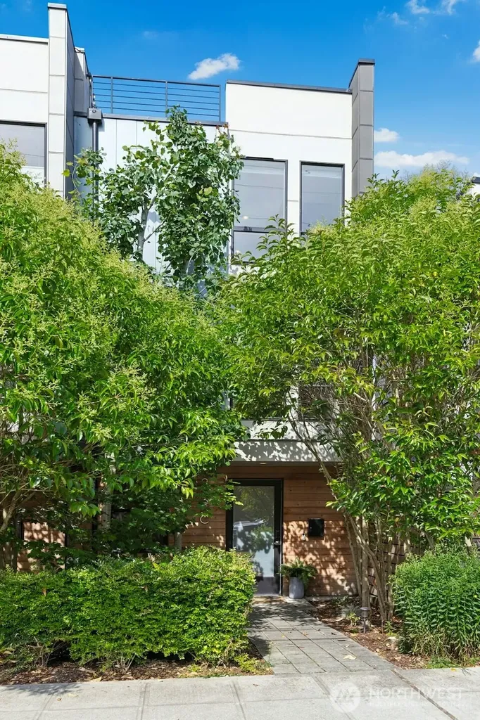 2233 Minor Avenue Seattle WA 98102