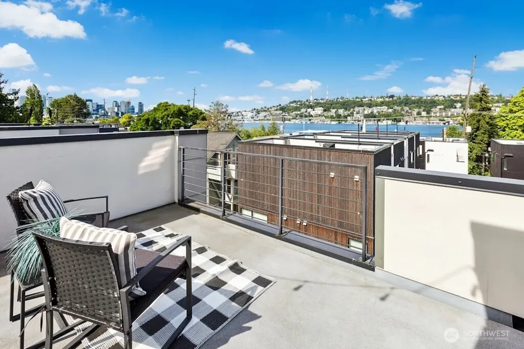 2233 Minor Avenue Seattle WA 98102