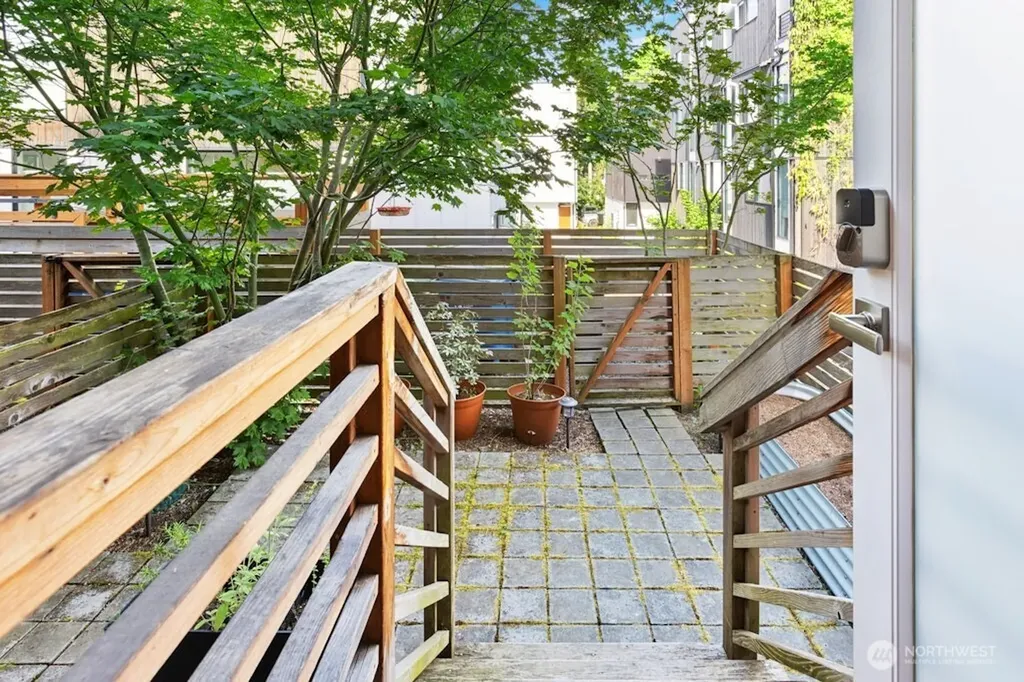 2233 Minor Avenue Seattle WA 98102