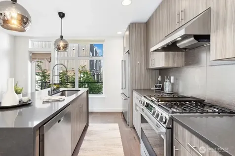 2233 Minor Avenue Seattle WA 98102