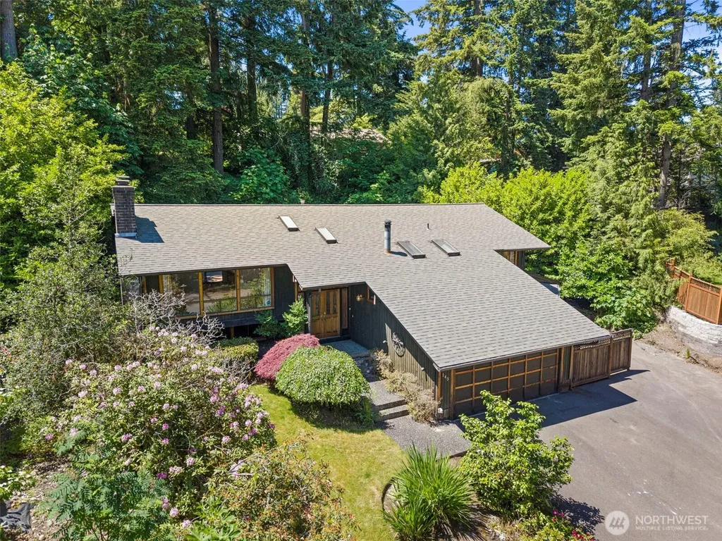 145 Big Bear Place NW Issaquah WA 98027