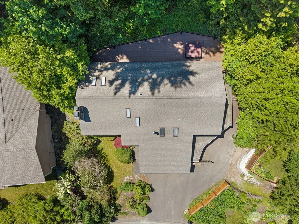 145 Big Bear Place NW Issaquah WA 98027