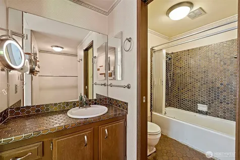 145 Big Bear Place NW Issaquah WA 98027