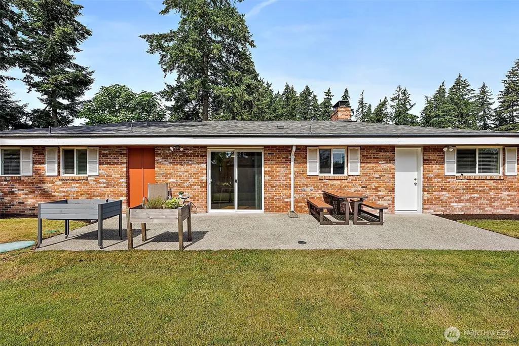 26016 174th Avenue SE Covington WA 98042