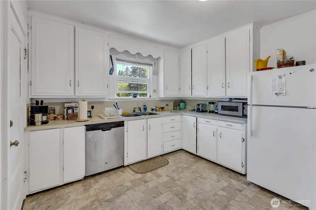 13025 Ambaum Boulevard SW Burien WA 98146