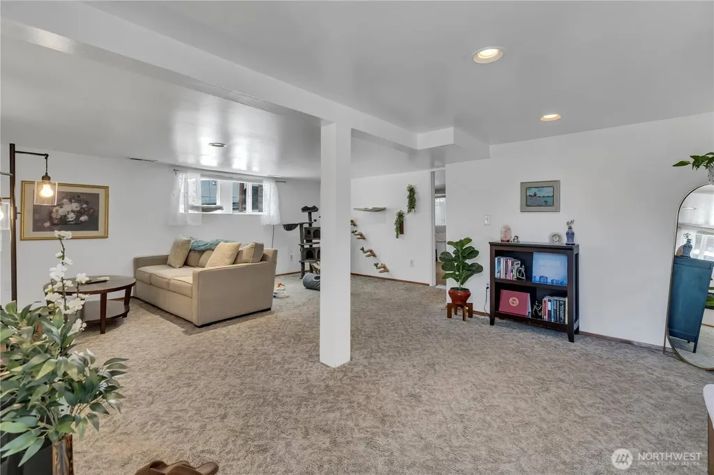 13025 Ambaum Boulevard SW Burien WA 98146