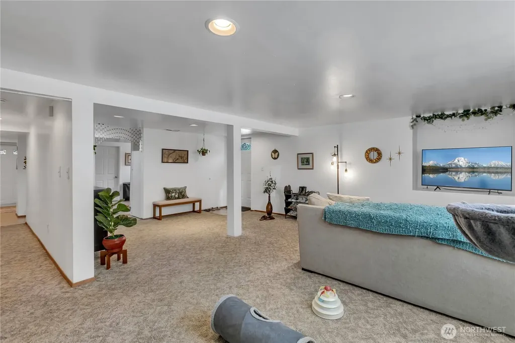 13025 Ambaum Boulevard SW Burien WA 98146