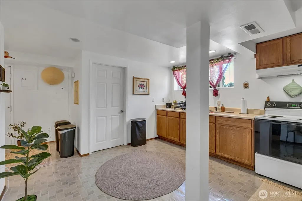13025 Ambaum Boulevard SW Burien WA 98146