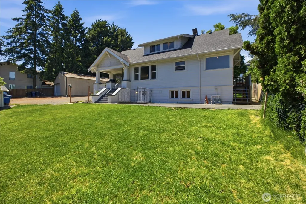 13025 Ambaum Boulevard SW Burien WA 98146